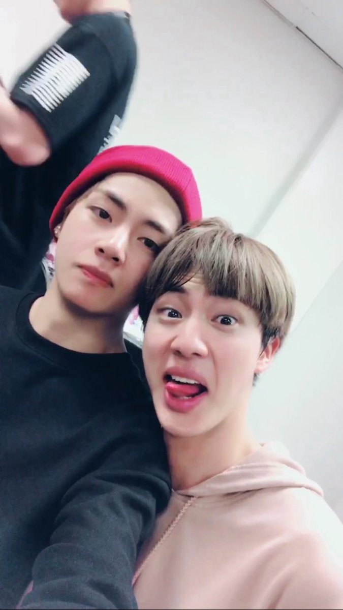 あ、この時の顔だったんだ😂

#방탄소년단진 #BTSJIN #진 #김석진