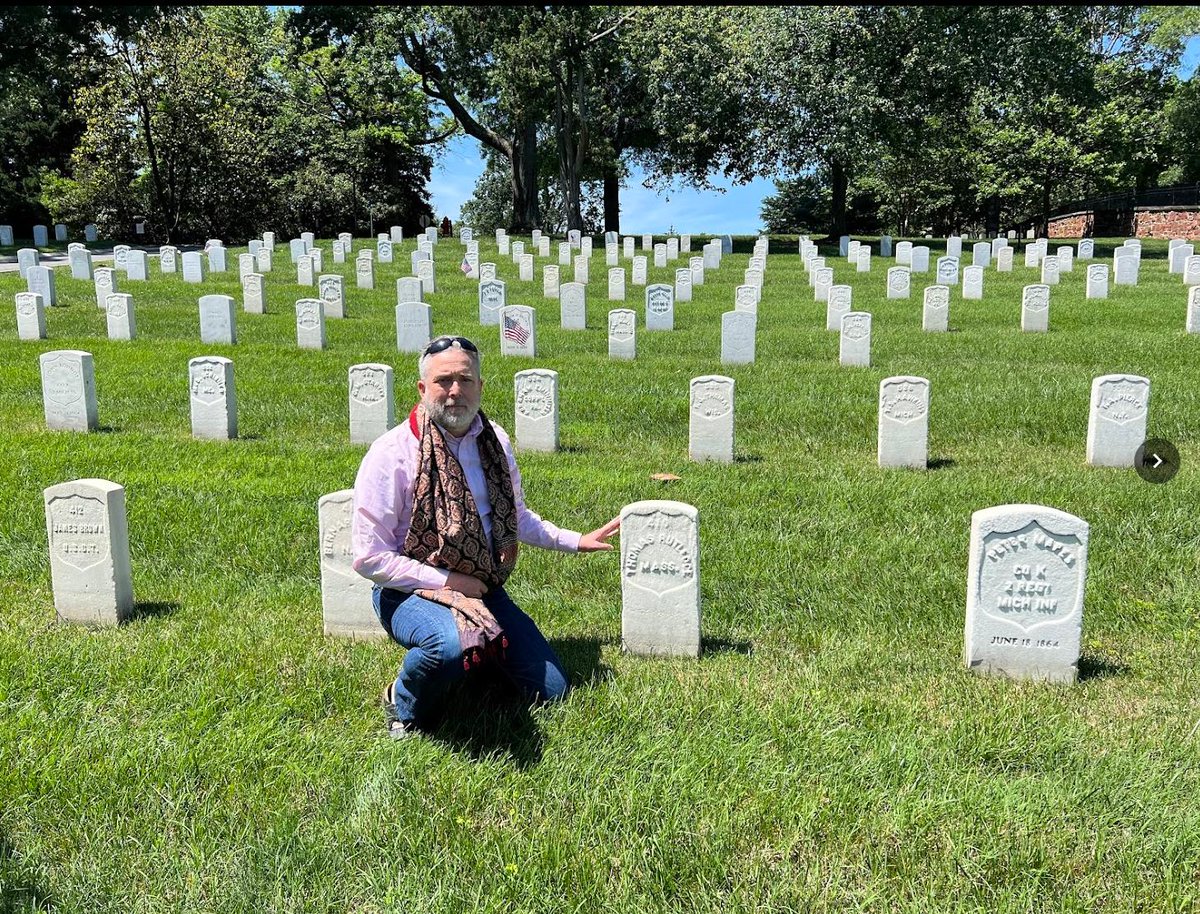 I recently visited the grave of my great great granduncle, Thomas Rutledge, at @ArlingtonNatl. He was one of the first few hundred soldiers buried there, following his death after the Battle of Wilderness Virginia. Shot May 6, died June 9 1864. 📷@monaeltahawy