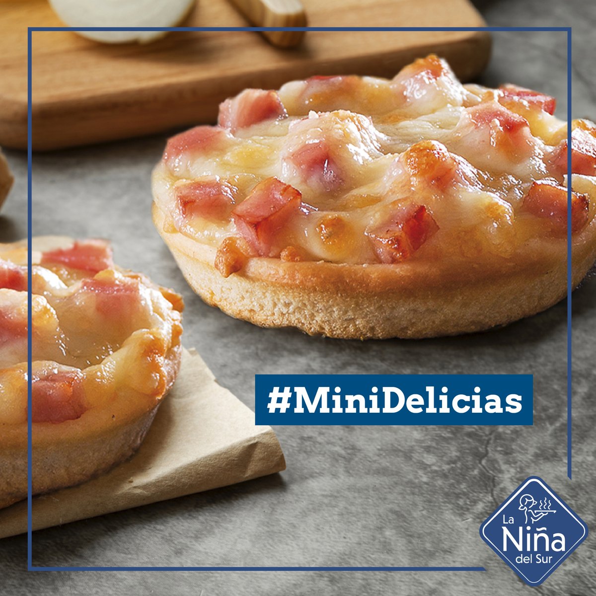 LaNinaDelSurES's tweet image. ¿Te imaginas una deliciosa pizza que puedas disfrutar en cualquier momento? 🍕🤭
¡Ahora es posible con nuestros Suspicolinos! 😋  Todo el sabor y la calidad que te encantan, en un tamaño perfecto para cualquier ocasión.

#Pizza #MiniPizza #PizzTime #Suspicolinos #MiniDelicias