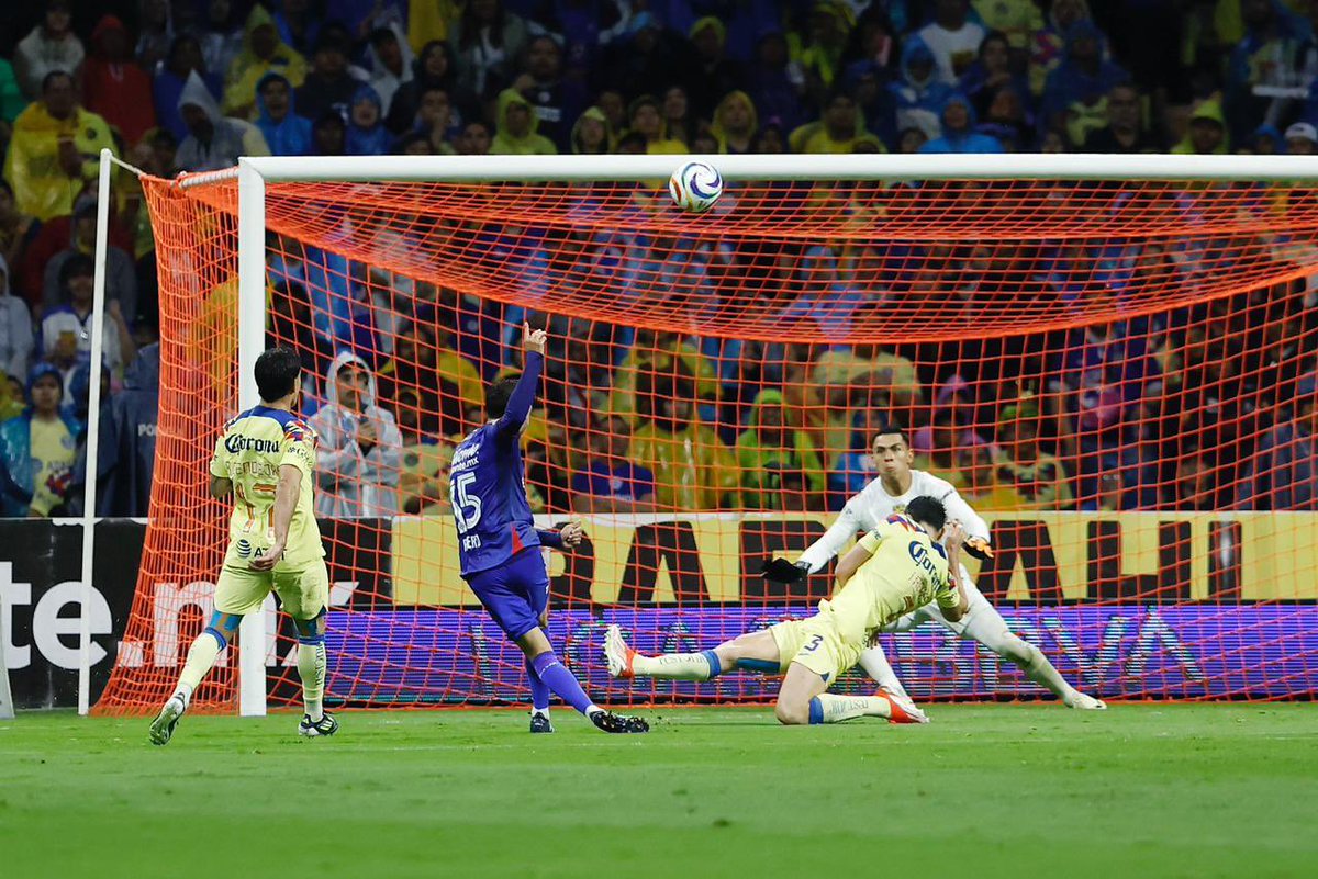 Hay que aceptar una cosa

El clásico joven está muerto
Murió desde el 7-0
5 finales y cuatro perdidas

Es increíble lo cagon que es el equipo cuando ve el amarillo. Con cualquier otro finalista sin pedos eramos campeones, pero nos tocó el peor demonio de esos inutiles