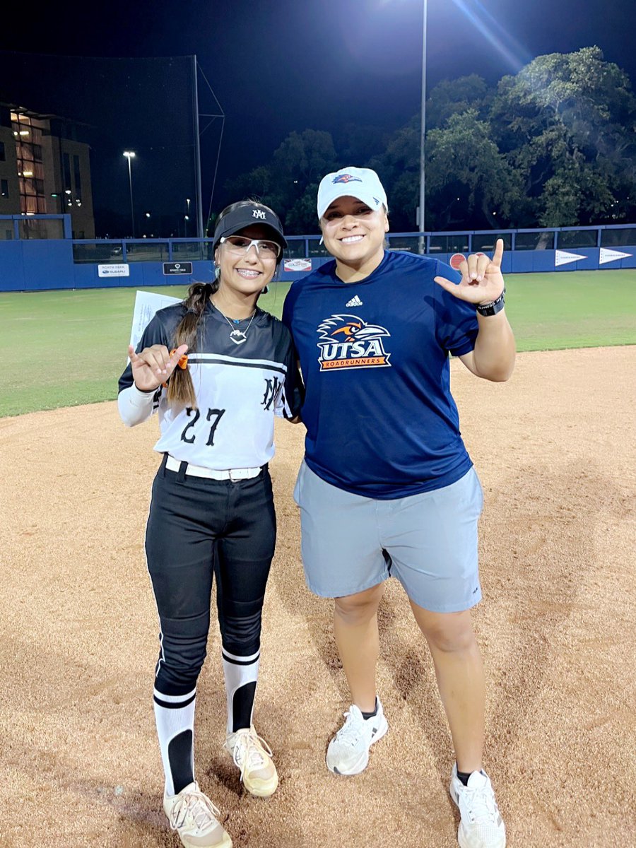 NationsM25's tweet photo. Thank you @UTSASoftball for such amazing feedback, words of encouragement, and an all around amazing weekend at camp! Can’t wait to see you in the summer! #birdsup @AMAH_Herrera @MercadoAcademy https://t.co/1A7oj2ZzK8
