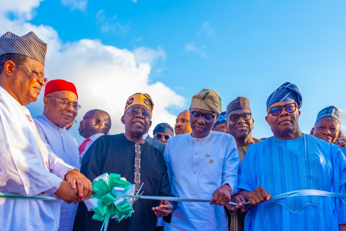 ICYMI: Tinubu flags off construction of Lagos-Calabar coastal highway | TheCable thecable.ng/just-in-tinubu…