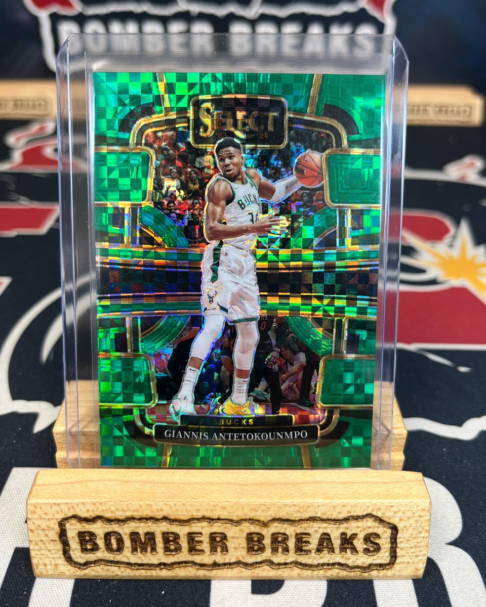 Green Giannis Antetokounmpo /5 pulled for the Bucks in our @paniniamerica Select Basketball breaks tonight! 🔥🔥 @Giannis_An34 #whodoyoucollect #bucks #nba #basketballcards #milwaukeebucks #groupbreaks #boxbreaks #thehobby #casebreaks #giannis #greekfreak