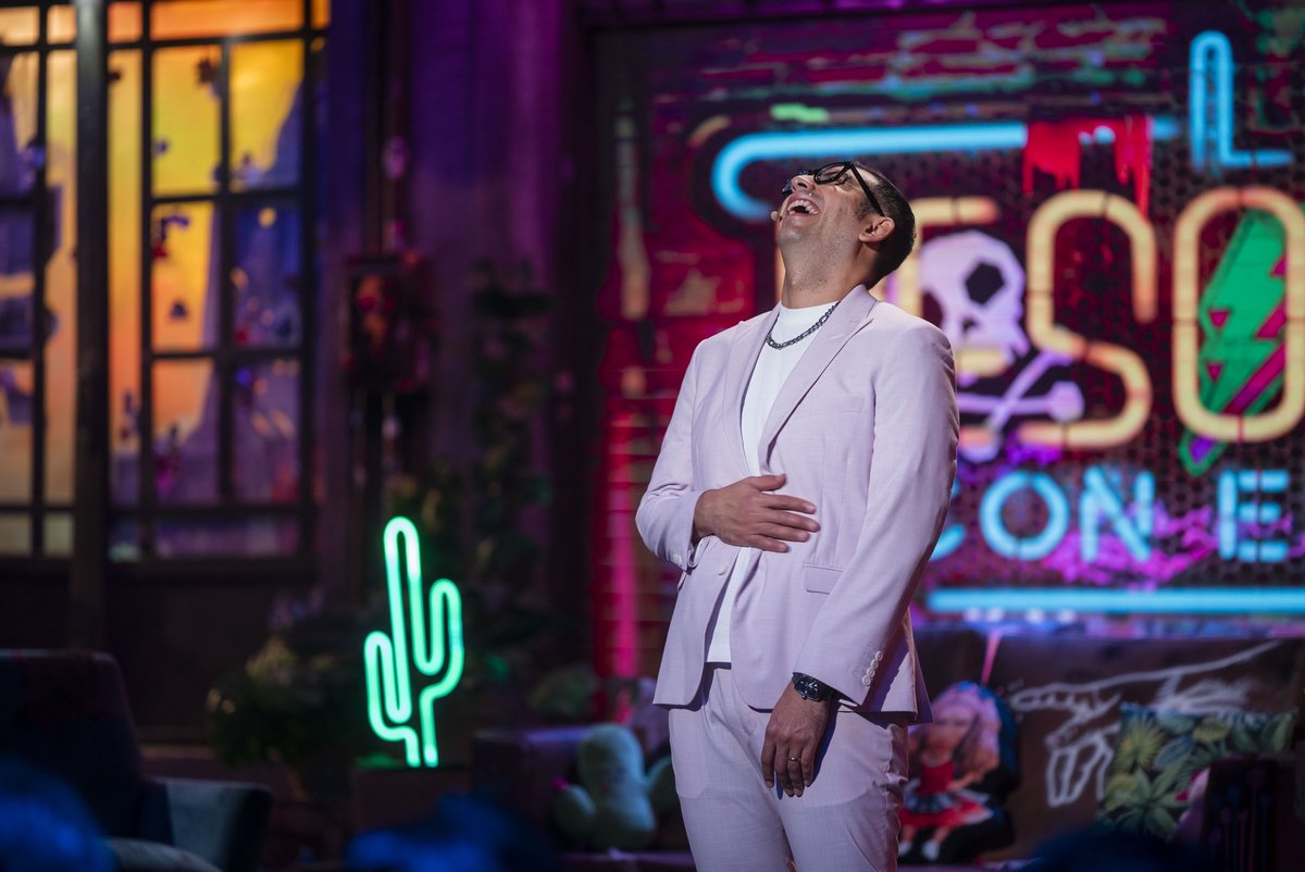 LaResolana's tweet image. ¡Co-co-co menzamos con un programa lleno de risas y diversión con @elcapiperez!🤣😂 

🔴 𝗘𝗡 𝗩𝗜𝗩𝗢 𝗔𝗛𝗢𝗥𝗔 por @AztecaUNO 📺 y 💻 a través de tinyurl.com/LaResolanaENVI….