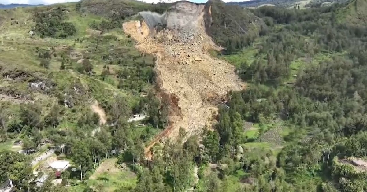 ପାପୁଆ ନ୍ୟୁ ଗିନିଆରେ ଭୟଙ୍କର ଭୂସ୍ଖଳନ, ୬୭୦ଜଣଙ୍କ ମୃତ୍ୟୁ
#papuanewguinea #landslide #BreakingNews‌ 
#odishanewsepaper #ଓଡ଼ିଶା_ନ୍ୟୁଜ_ଇପେପର