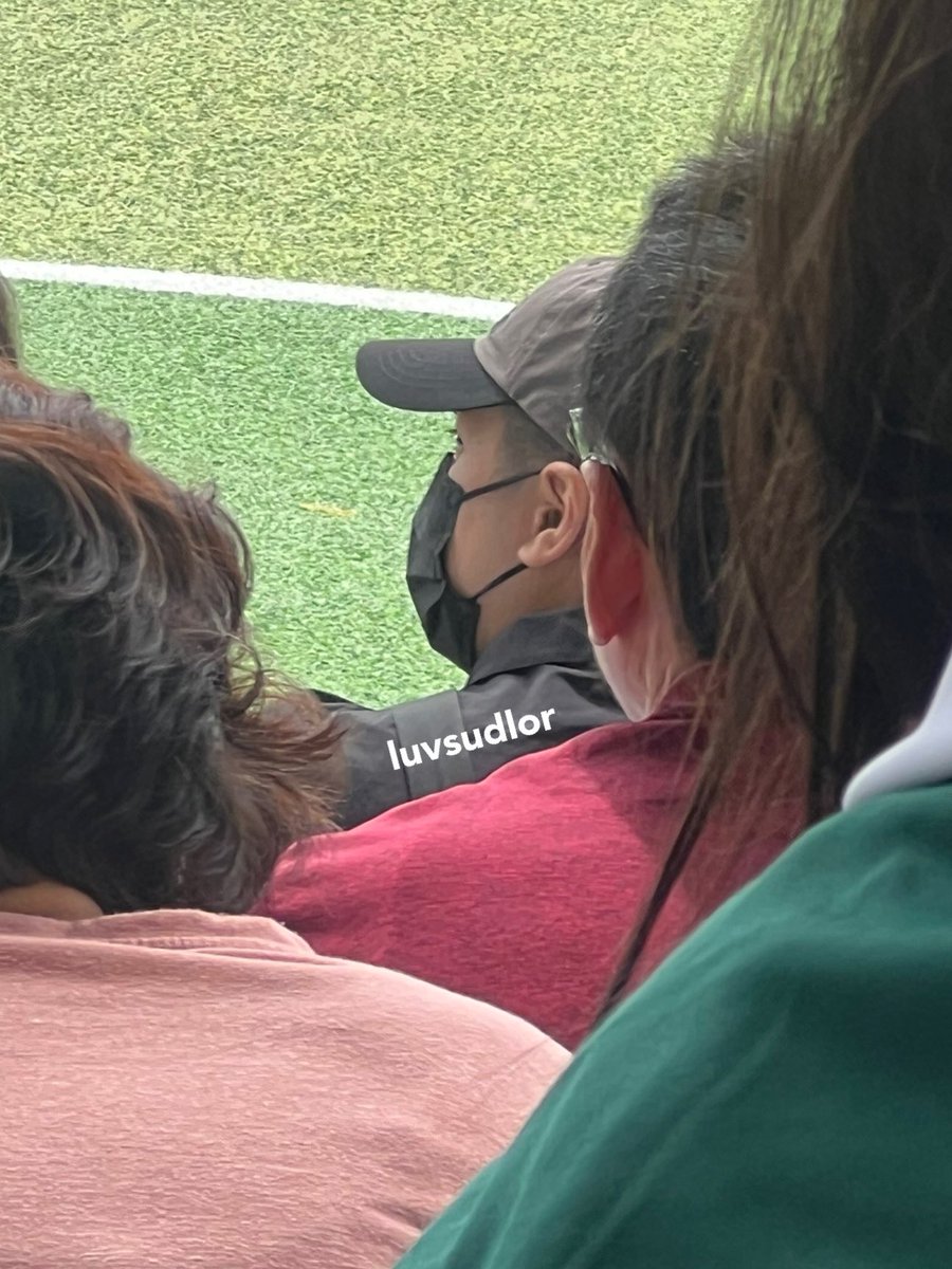 luvsudlor's tweet photo. มาส่งลูก💚🫡😭😭😭😭😭😭😭 https://t.co/mJ8VmmlAOT