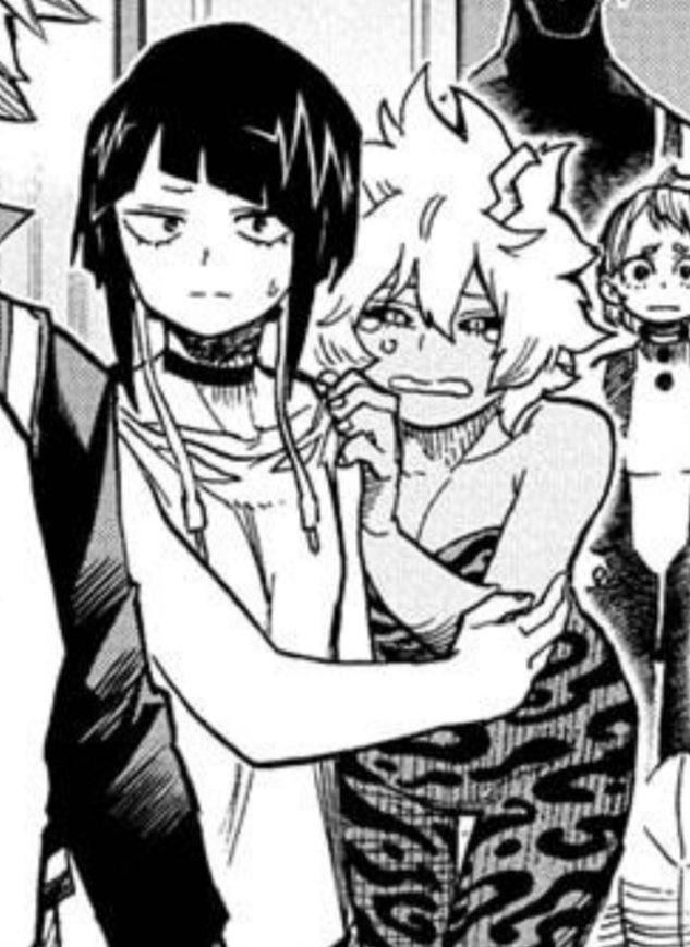 mina gets physically clingy when upset :(