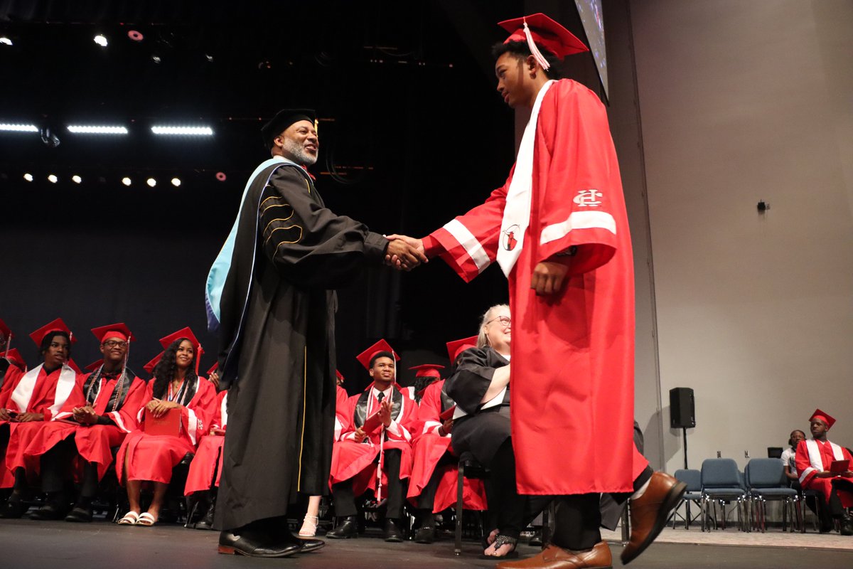 Cedar Hill ISD (@cedarhillisd) on Twitter photo <a href="/CHLonghorns/">Cedar Hill Longhorns</a> QB Anthony Edwards graduated from @cedar_hill_hs on Sunday. He'll play football <a href="/HSUCowboys/">Hardin-Simmons Cowboy Football</a> <a href="/HardinSimmons/">Hardin-Simmons University</a> <a href="/TheCoachNWard/">Nick Ward</a> <a href="/PrincipalJoffre/">Leroy Joffre</a> <a href="/geraldhudson/">Dr. Gerald B. Hudson</a> <a href="/RecruitTheHill1/">Recruit The Hill</a> <a href="/CHLonghorns/">Cedar Hill Longhorns</a> QB Anthony Edwards graduated from @cedar_hill_hs on Sunday. He'll play football <a href="/HSUCowboys/">Hardin-Simmons Cowboy Football</a> <a href="/HardinSimmons/">Hardin-Simmons University</a> <a href="/TheCoachNWard/">Nick Ward</a> <a href="/PrincipalJoffre/">Leroy Joffre</a> <a href="/geraldhudson/">Dr. Gerald B. Hudson</a> <a href="/RecruitTheHill1/">Recruit The Hill</a>