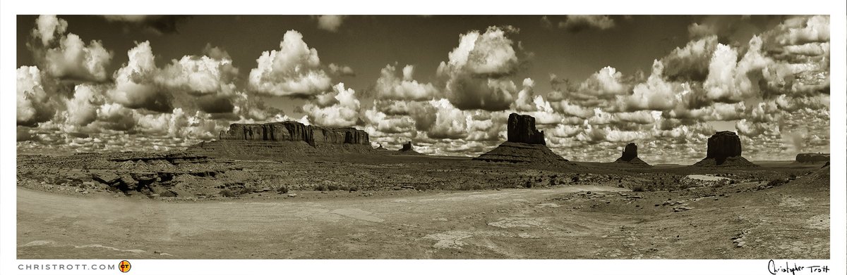 Monument Valley sepia
 #christrott #christophergerhardtrott #panophotos @panophotos #photography #panoAlert #art  @DailyPicTheme2