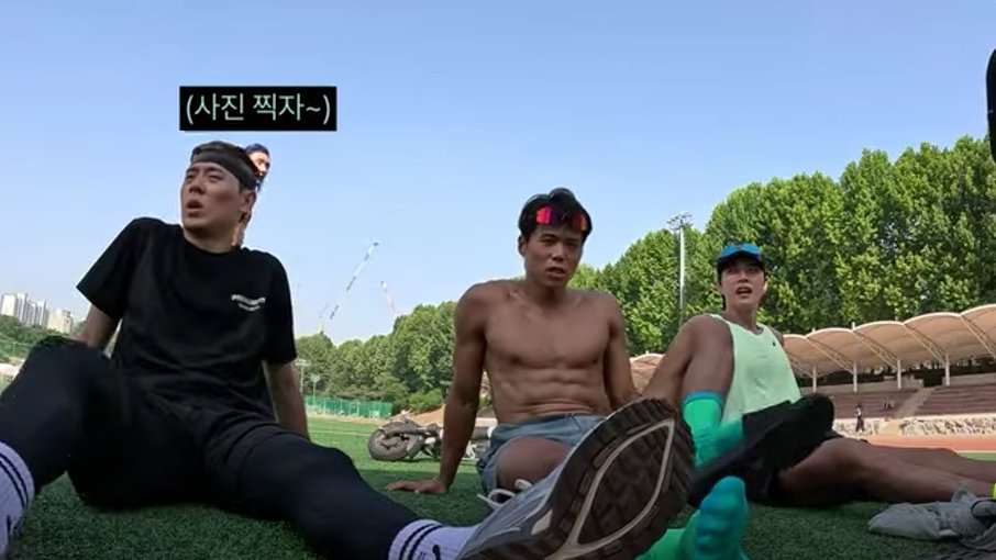 #ParkHaeJin and #SinglesInferno3's #LeeGwanHee in a morning run with #Physical100Season2 winner #Amotti.