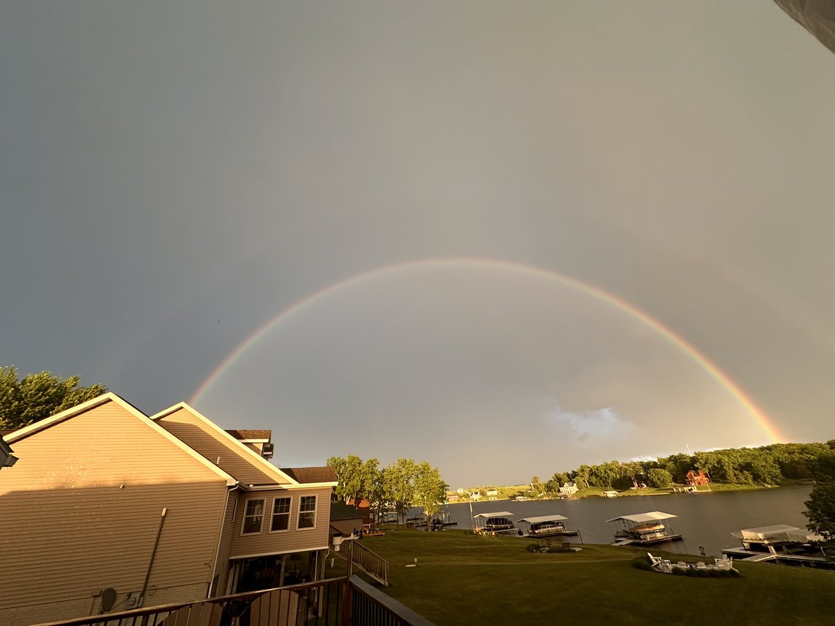 jagatty's tweet photo. @NWSDesMoines Storm just passed Sun Valley Lake, Ellston. https://t.co/PpQz1ckDlk