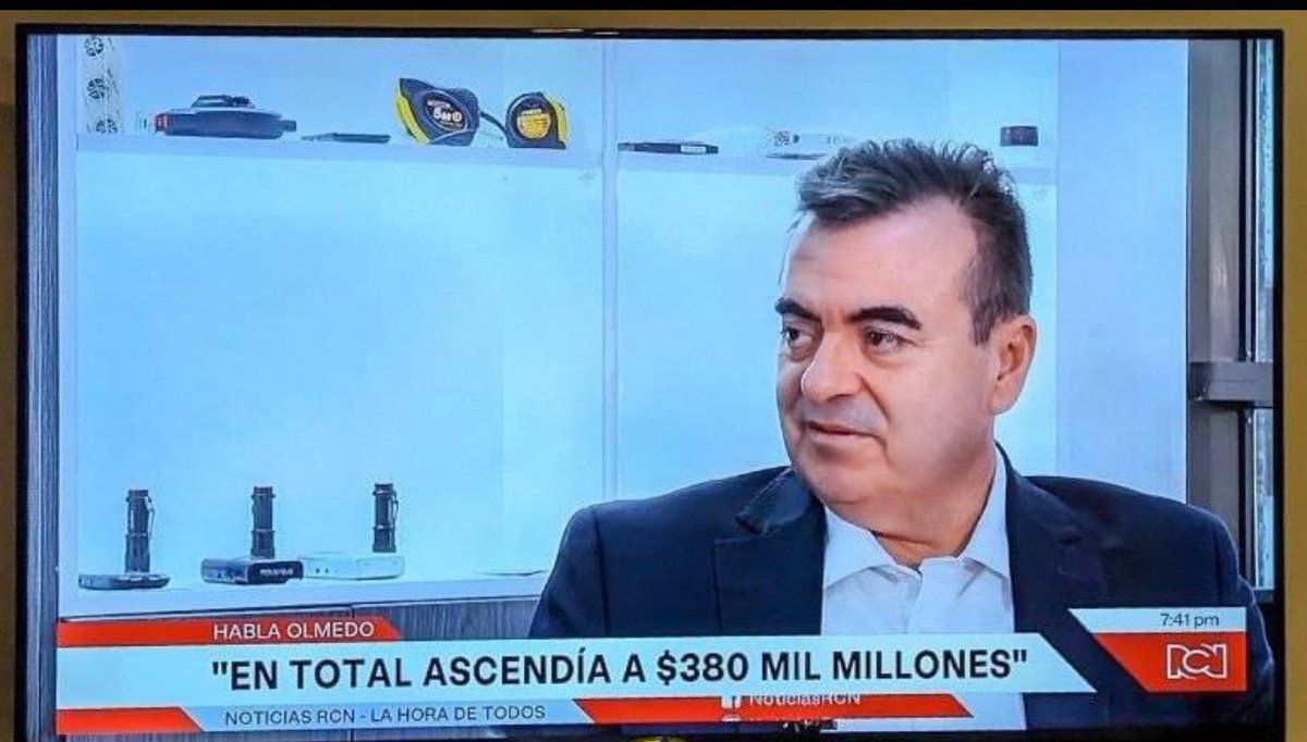 Se robaron 380 mil millones pero al menos no se robaron 70 mil millones.

#Circombia #NotiDanny