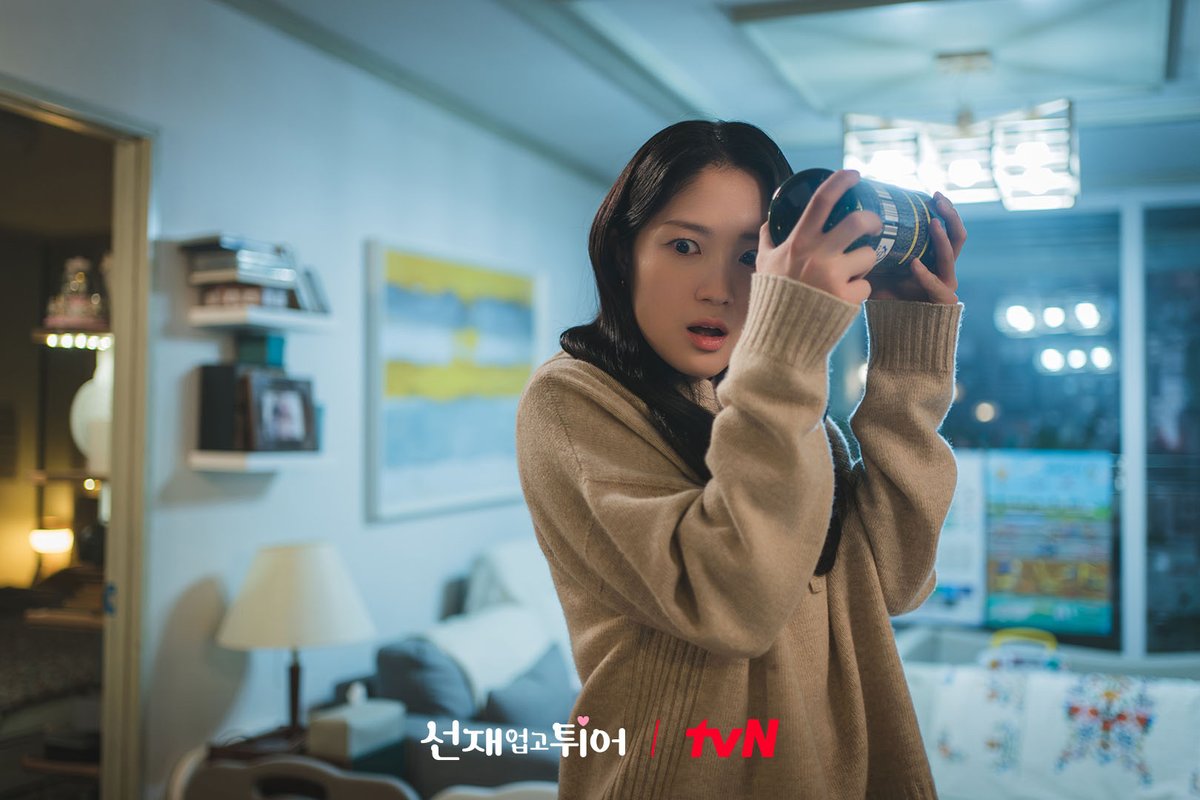 CJnDrama's tweet photo. ※솔이 집에서 상탈한 류선재 실존※ 
토끼 눈 된 솔이와 수범이들👀  

[월화] 저녁 8:50 | tvN 
#선재업고튀어 #LovelyRunner https://t.co/4lCDD3sCcq
