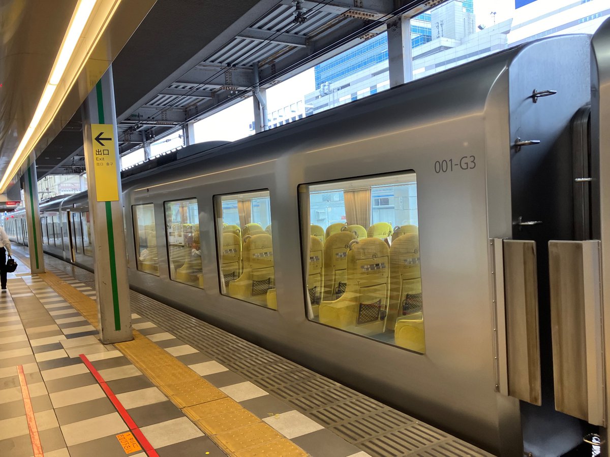 takao73120146's tweet image. 新幹線の時間までだいぶあるので東京駅に荷物を預けて池袋まで地下鉄からのラビュー乗車！

#LAVIEW