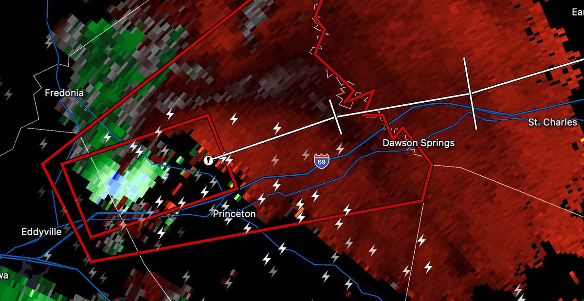 * At 809 PM CDT, a confirmed large and extremely dangerous tornado was located near Eddyville, moving northeast at 20 mph.
#KYWX #Tornado