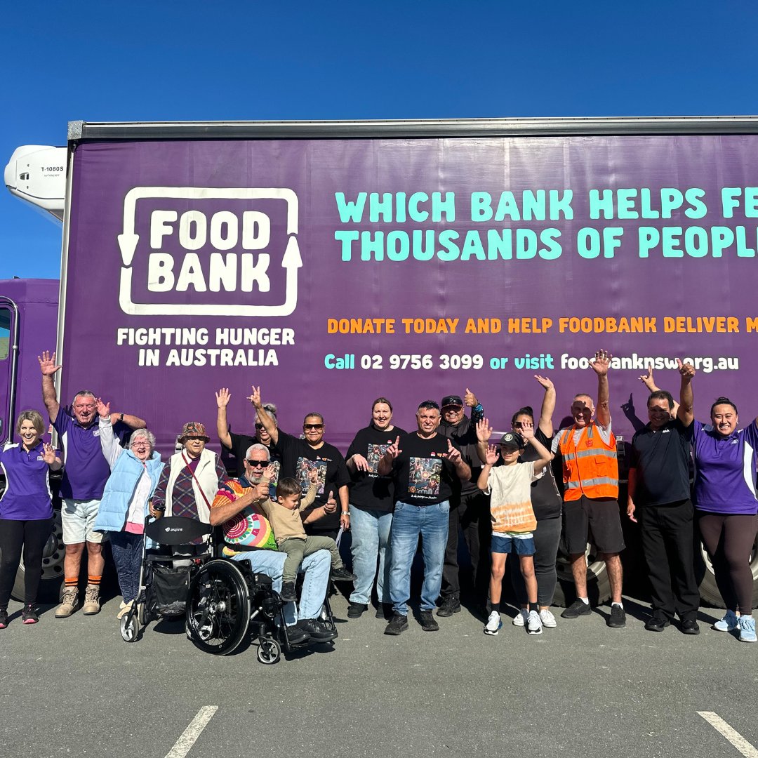 What a team, what a community! 🙌💜 Last week, we teamed up with Aboriginal Affairs for our Moruya Pop-Up. Together, we distributed 5500 kg of free fresh fruits and vegetables to community members in need. 
#FreshProduce #CommunitySupport #FoodbankNSWACT #PopUp #Moruya
