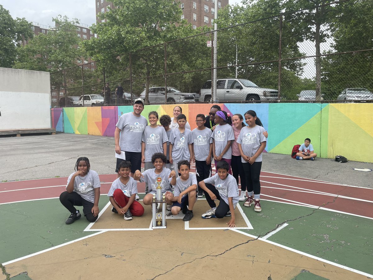 PS 140 won the elementary school kickball championship!

Visit us at cssanyc.org

#sports #cssa #youthsports #nyc #nycsports #kickball #champs #championship #championships