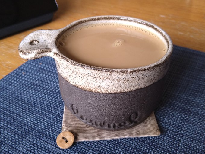 気合を入れるためにマキネッタでカフェラテ。(゜д゜)ウマー 