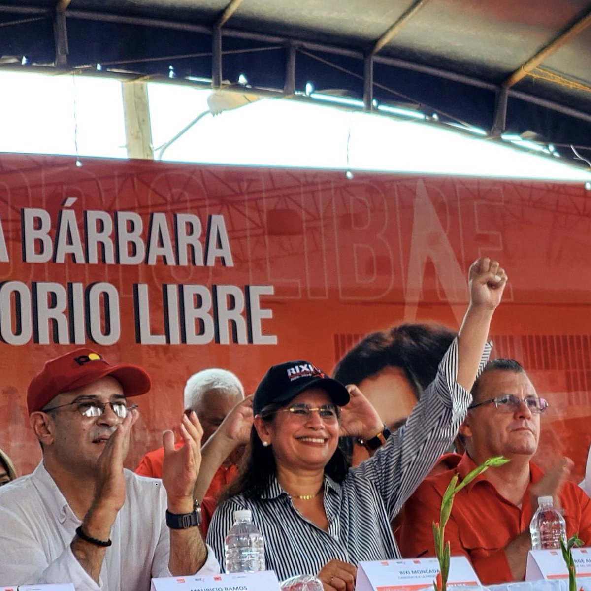Hoy en Colinas, Territorio Libre. 

El camino es la unidad y con Rixi Moncada continuaremos el proyecto de Xiomara y Libre. 🌺  

<a href="/PartidoLibre/">Partido Libre</a> <a href="/manuelzr/">Manuel Zelaya R.</a> <a href="/larixineta/">La Rixineta Official 🌺</a> <a href="/riximga/">Rixi Moncada</a> <a href="/RixiPresidenta/">Rixi Presidenta</a> <a href="/XiomaraCastroZ/">Xiomara Castro de Zelaya</a>