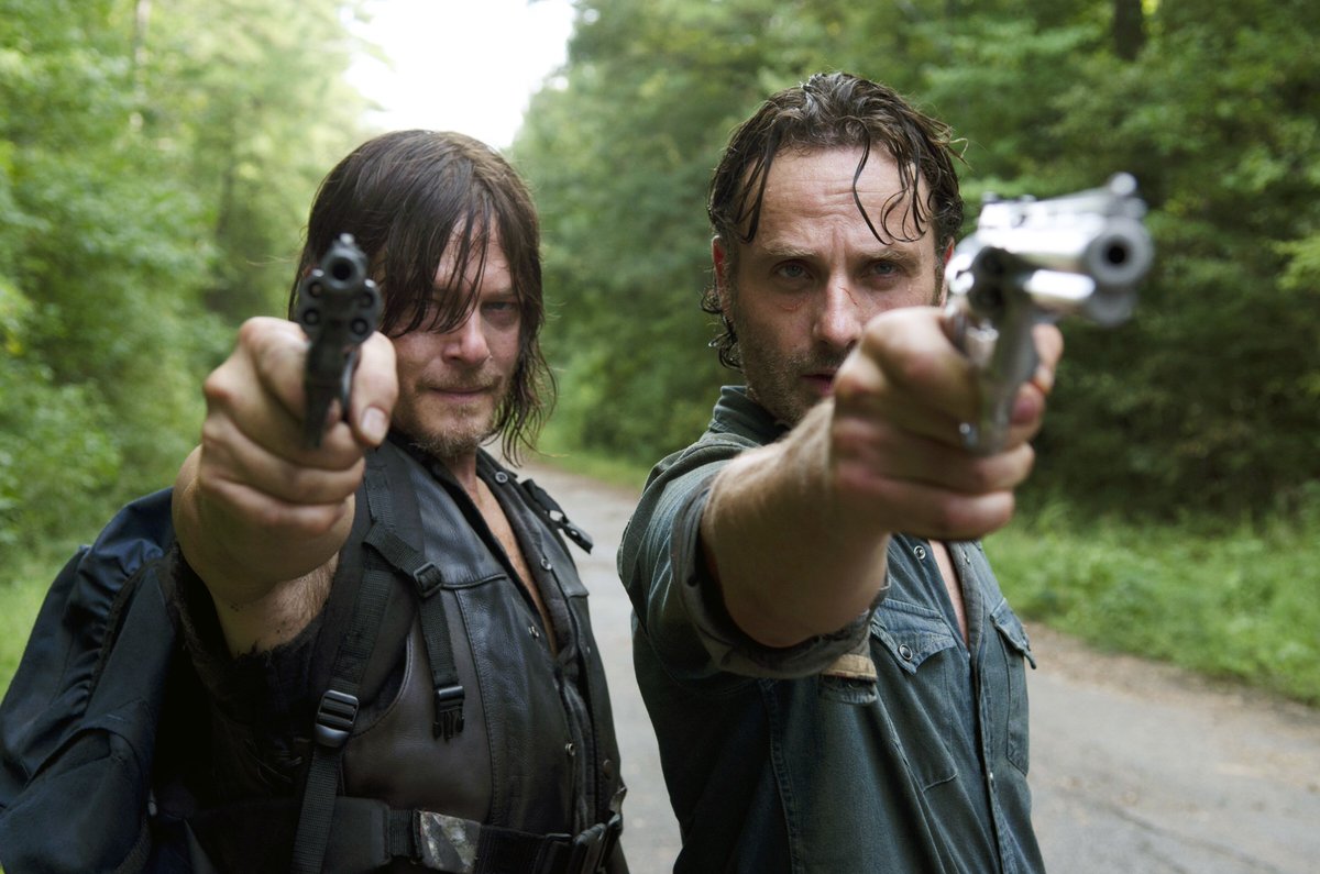 TOP MELHORES SÉRIES DE TODOS OS TEMPOS

1 • The Walking Dead