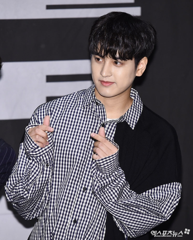 tang__kira's tweet photo. Jung Chanwoo (iKON) menjalankan wajib militer hari ini

https://t.co/kd8IDsfW3O https://t.co/I5lanM9Q21