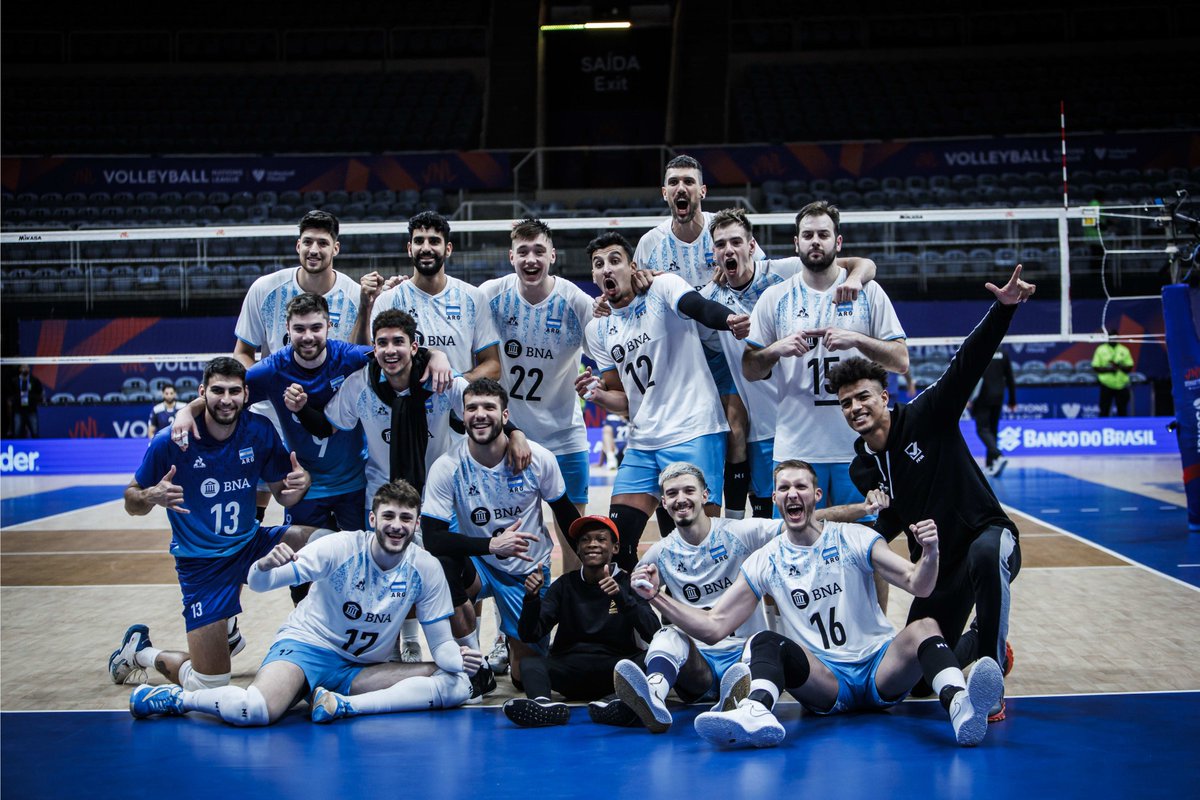 GaboRosen's tweet photo. 🇦🇷 AGENDA ARGENTINA 🇦🇷

🇨🇦 EN CANADÁ
04/06 vs Estados Unidos
06/06 vs Canadá
08/06 vs Serbia
09/06 vs Francia

🇸🇮 EN ESLOVENIA
18/06 vs Eslovenia
20/06 vs Turquía
21/06 vs Polonia
22/06 vs Bulgaria https://t.co/NavfUE1vqy