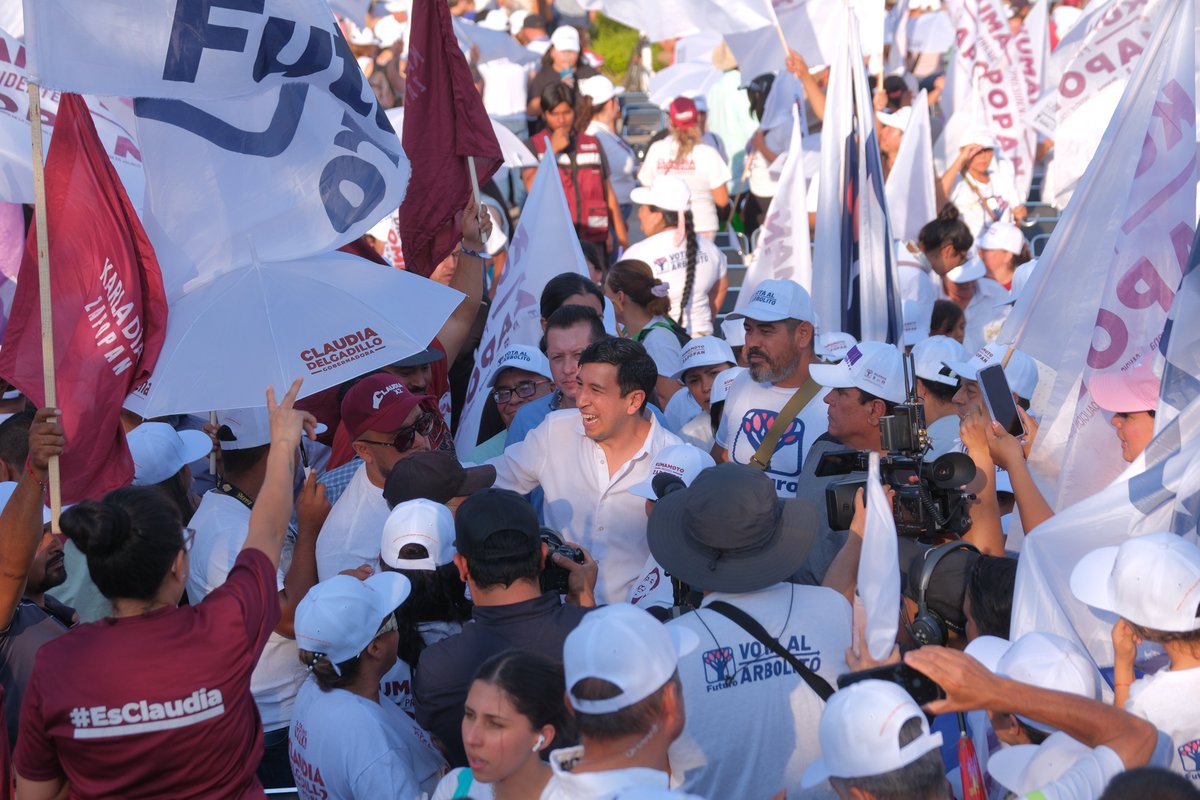 pkumamoto's tweet photo. ¡Somos miles unidos por la esperanza de tener #UnMejorZapopan, por las ganas de tener un cambio! Este 2 de junio, #Zapopan escogerá la honradez, la solidaridad, la transformación. 

¡Gracias a las miles y miles de personas reunidas hoy en el parque Altagracia, este 2 de junio vamos a ganar! #VotaMorenaVotaAlArbolito.
