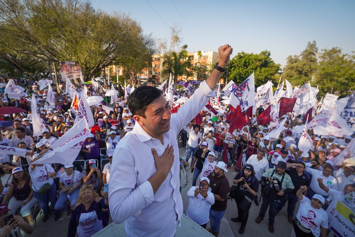 pkumamoto's tweet photo. ¡Somos miles unidos por la esperanza de tener #UnMejorZapopan, por las ganas de tener un cambio! Este 2 de junio, #Zapopan escogerá la honradez, la solidaridad, la transformación. 

¡Gracias a las miles y miles de personas reunidas hoy en el parque Altagracia, este 2 de junio vamos a ganar! #VotaMorenaVotaAlArbolito.