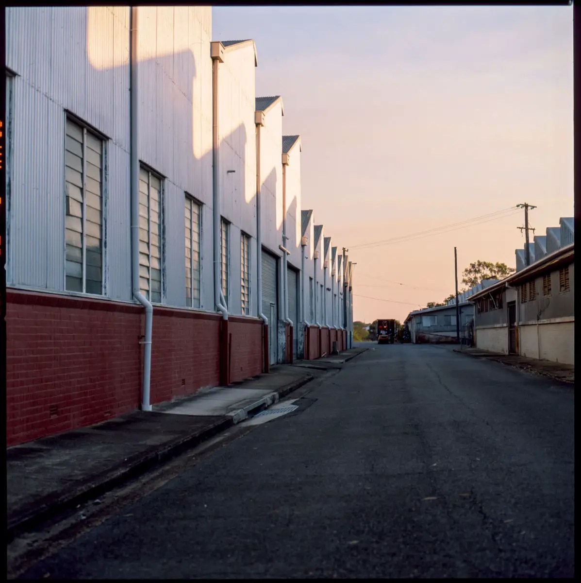 5 Frames... At an abandoned warehouse on Fujifilm Velvia 50 RVP (EI 50 / 120 format / Hasselblad 503CXi)

Read on at: emulsive.org/articles/5-fra…

#shootfilmbenice, #filmphotography, #believeinfilm