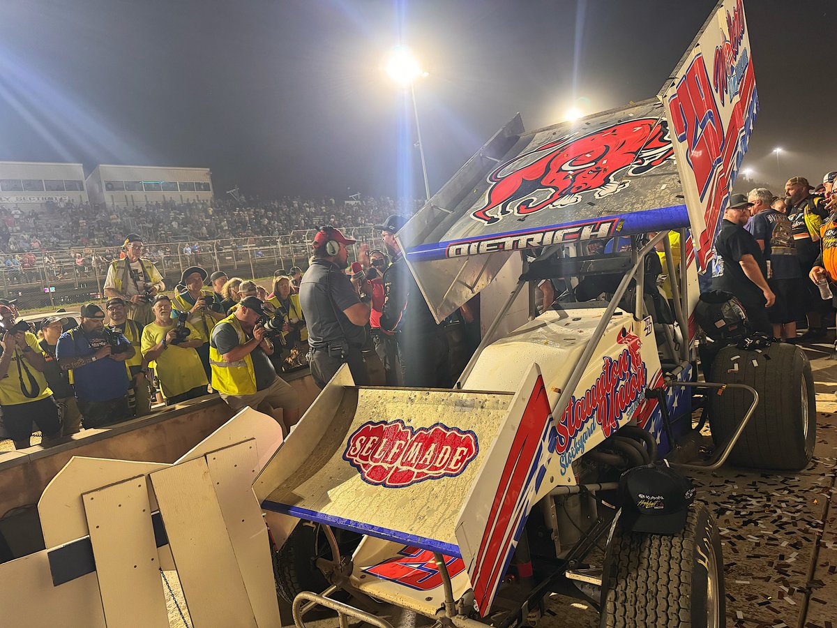 What an incredible scene. What an incredible race. What an incredible story. The Bob Weikert Memorial delivers on the biggest stage that @PortRoyalSpdway has ever seen.