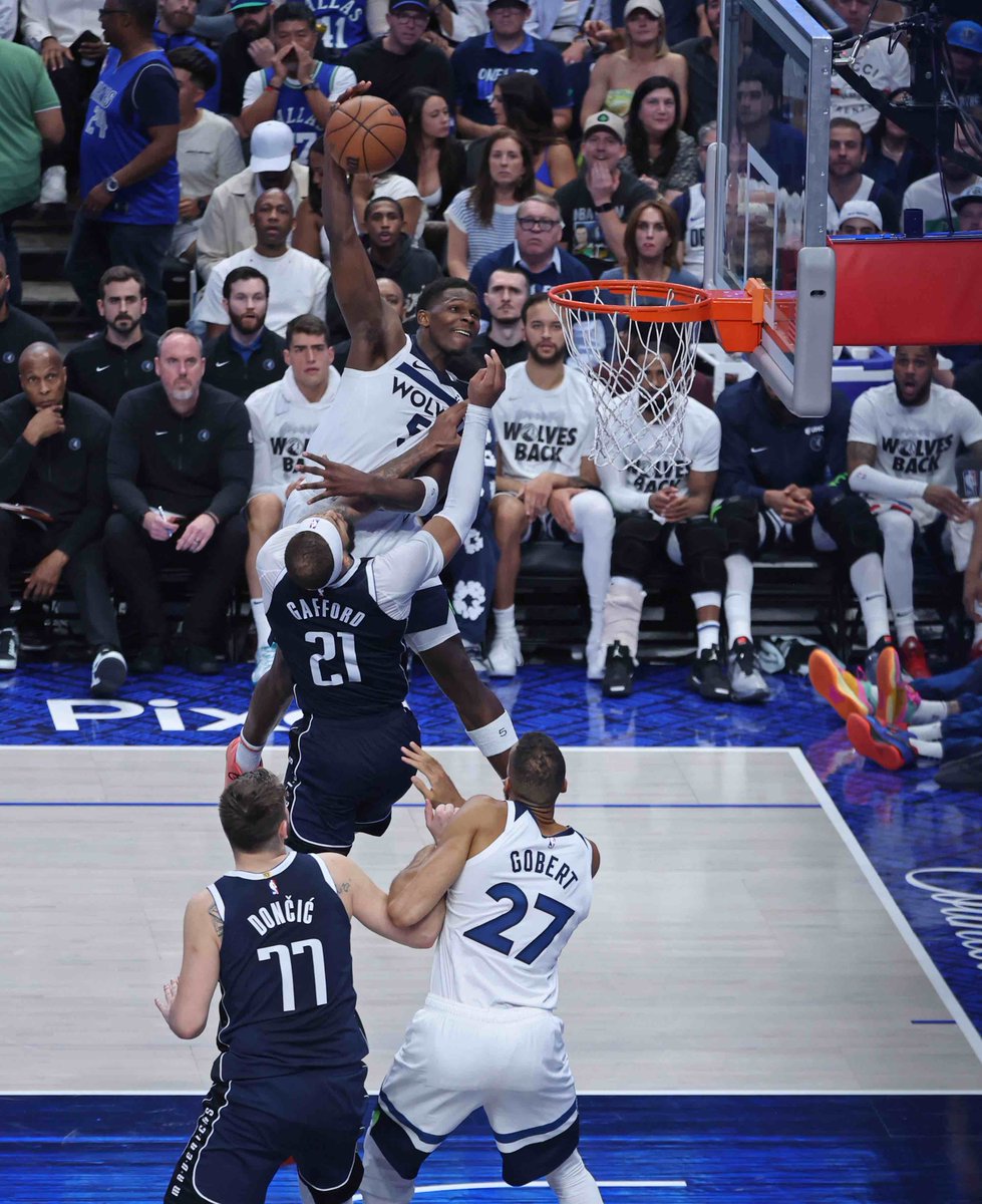 Anthony Edwards is different 😤 📸: David Sherman, Getty