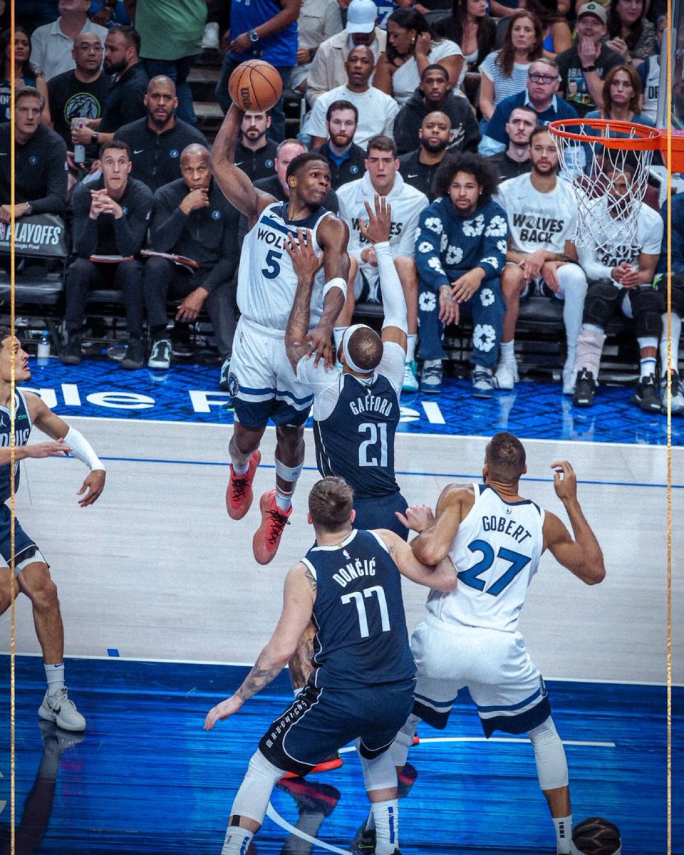 TheHoopCentral's tweet photo. This photo of Anthony Edwards is insane. 🥶

(via @NBA) https://t.co/SeTpGwr7tf