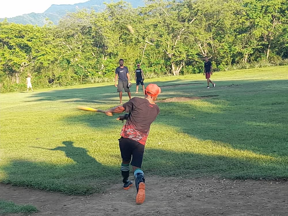 La pasión del Beisbol desde las montañas del plan turquino hoy desde la comunidad de Maguaro #indersanpablodeyao #inderbueyarriba #provinciaGranma @VictorM7604033 @yamila_teresa @IAguilar5386