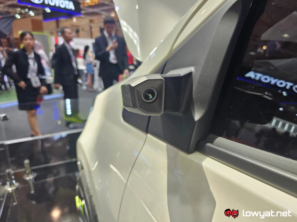 TheFuturizts's tweet photo. Perodua’s new electric Myvi has no side mirrors.

It is replaced with side cameras.

These are paired to two monitors located on the left and right dashboard inside the car. 😯

Here’s why you should be excited with Perodua’s new EV launch.