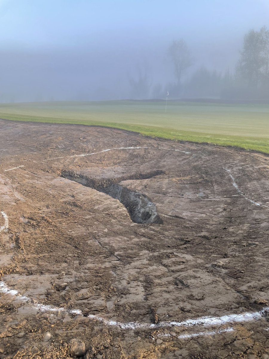 JeffHacior's tweet image. Bunker reno courtesy of @OCGolfDesign on Bear 1 and 2 or for the OG patrons, 10 and 11. Moving on to hole 12 (Bear 3) next week.