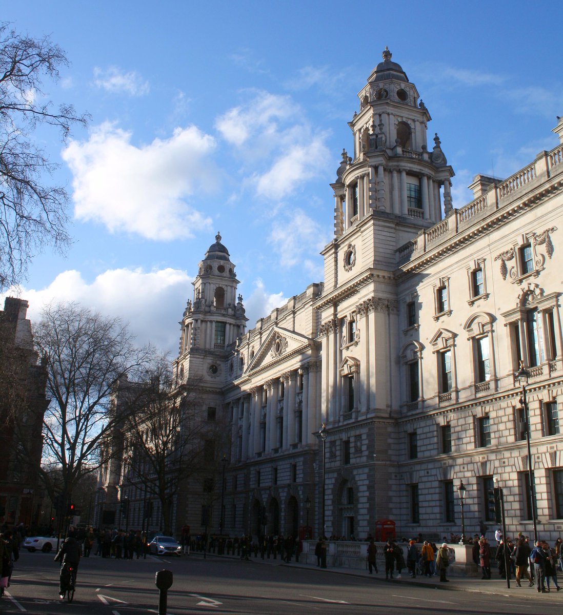 Parliament Street, London. New Government Offices (HM Treasury). 1898-1901 by John Brydon, completed with modifications 1912 by Sir Henry Tanner. English Baroque revival style. Photo: 30.03.2023. #London #treasury #JohnBrydon #HenryTanner