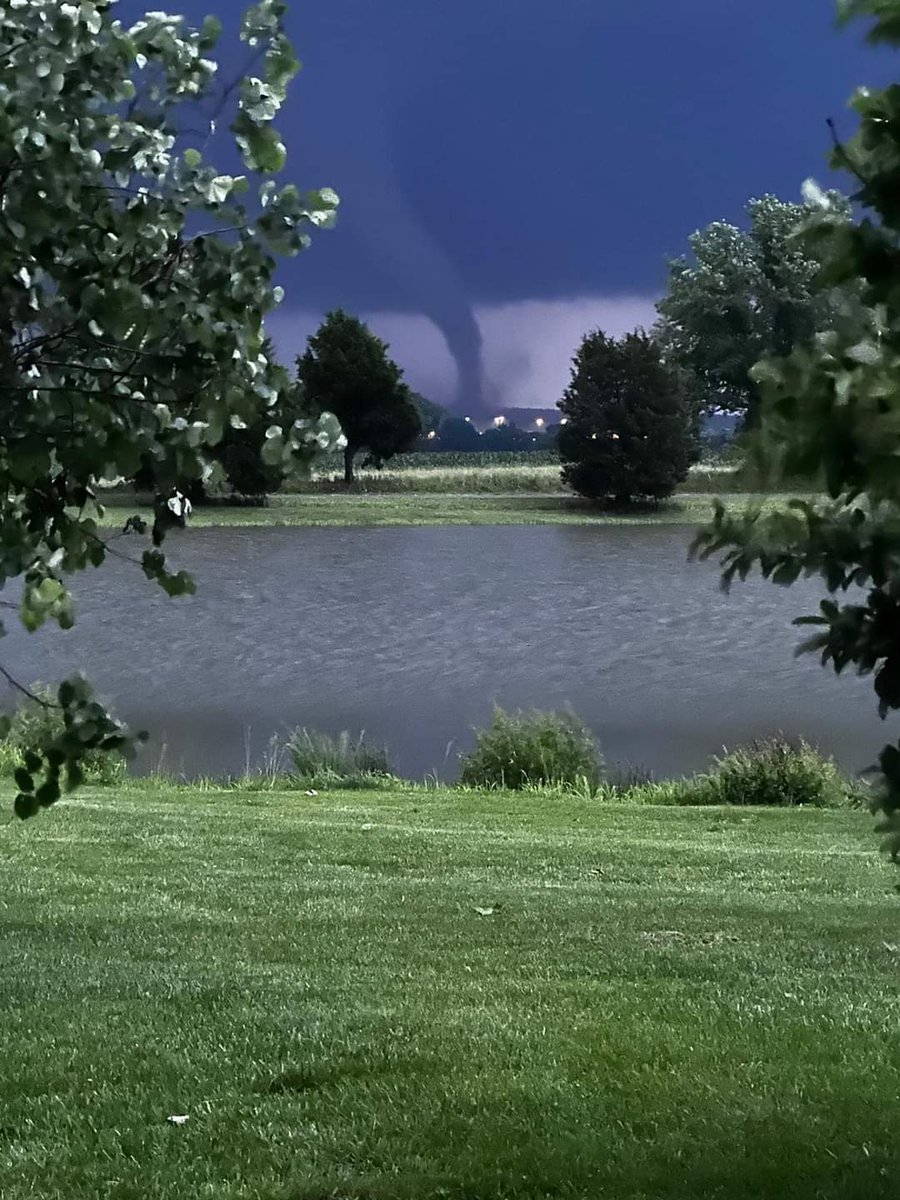 A TORNADO EMERGENCY continues for Crider in Caldwell County in Western Kentucky.

Picture credit: Crystal Sallee