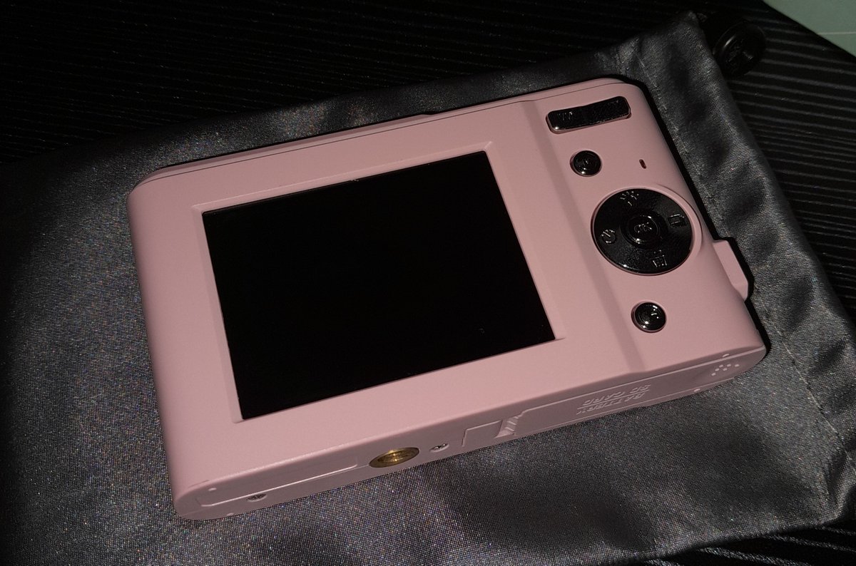 yeriecarts's tweet photo. pink digital camera giveaway ga ph

⤷ 1 winner of digicam &amp; 1 winner of 100 php gcash ୨୧

♡ mbf 
♡ like &amp; rt this twt
♡ like &amp; rt orig twts below
♡ ends tba ! https://t.co/kOBioHwfZe