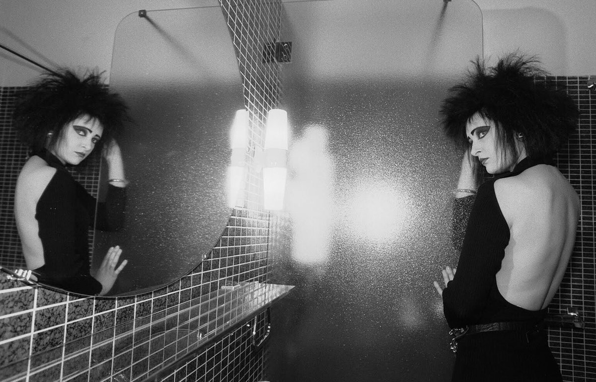 Happy 67th birthday to #SiouxsieSioux.

What are your favorite songs by the Banshees or Creatures?