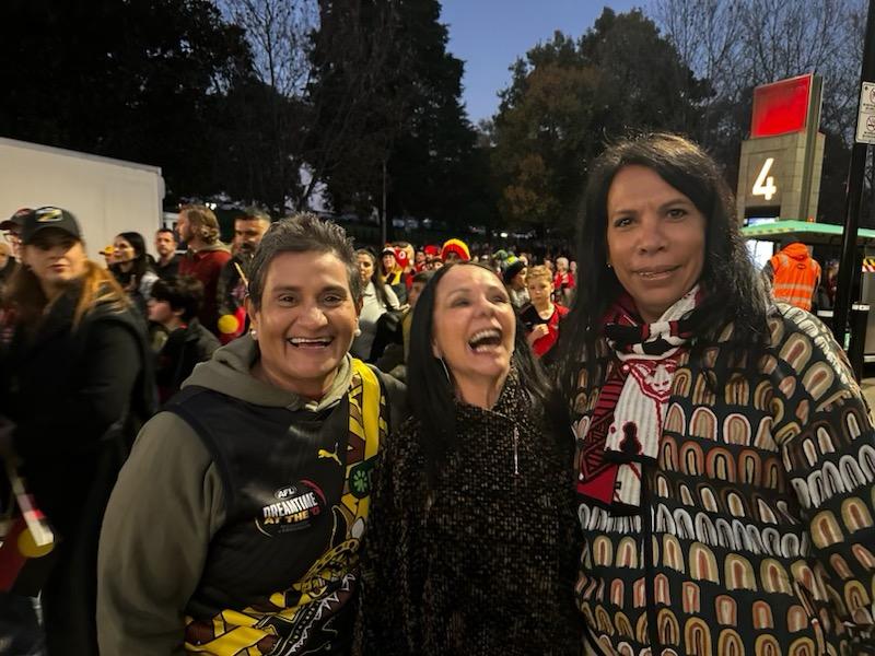 Molly Institute (@mollycentre) on Twitter photo Prof. Yvette Roe (<a href="/DrRoey01/">Dr Yvette Roe</a>) caught up with Hon <a href="/LindaBurneyMP/">Linda Burney MP</a> and Dr. Josie Douglas at the Long Walk on the weekend. Like Michael Long OAM, these incredibly strong and inspiring women forge paths for our country's reconciliation journey. Prof. Yvette Roe (<a href="/DrRoey01/">Dr Yvette Roe</a>) caught up with Hon <a href="/LindaBurneyMP/">Linda Burney MP</a> and Dr. Josie Douglas at the Long Walk on the weekend. Like Michael Long OAM, these incredibly strong and inspiring women forge paths for our country's reconciliation journey.