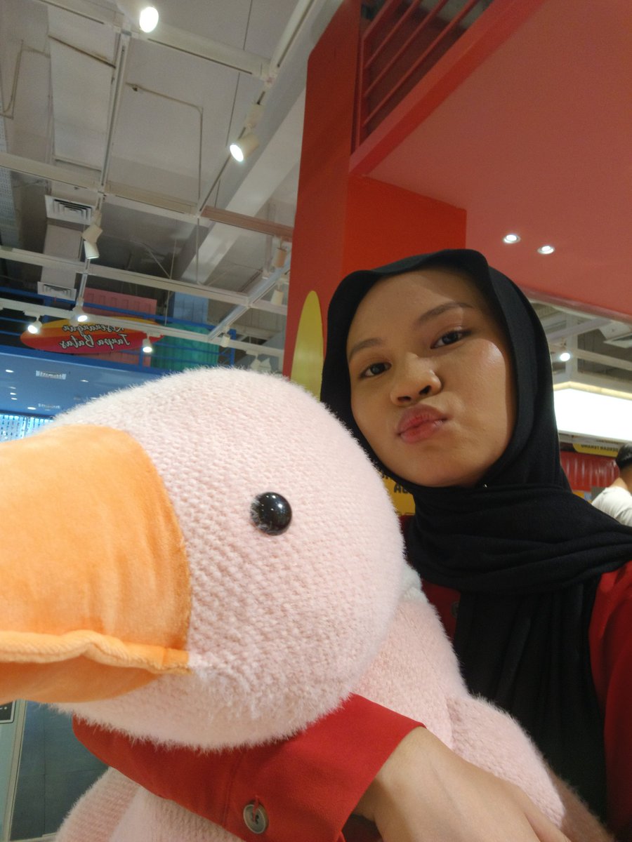 cruflyys's tweet photo. gaya nya mangap mulu https://t.co/FmEskw5j36