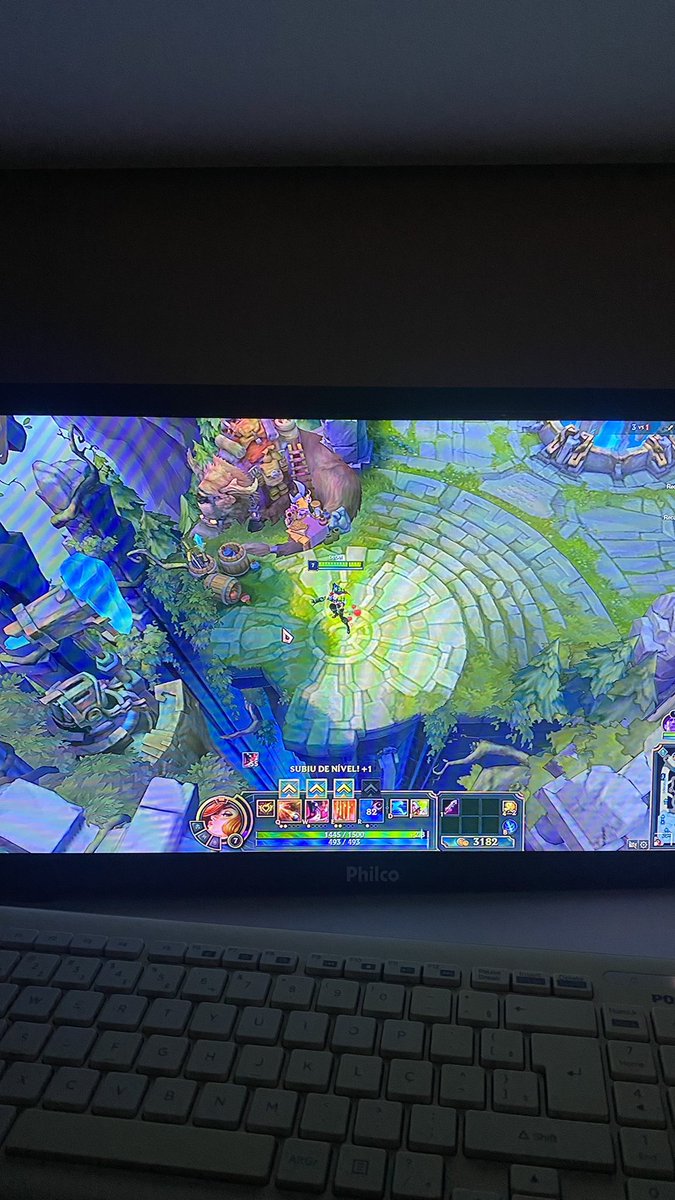 bellarzd's tweet photo. tô mto divuda com quase 18 anos e um pc gamer #teamofilho https://t.co/09fnfLp3SA