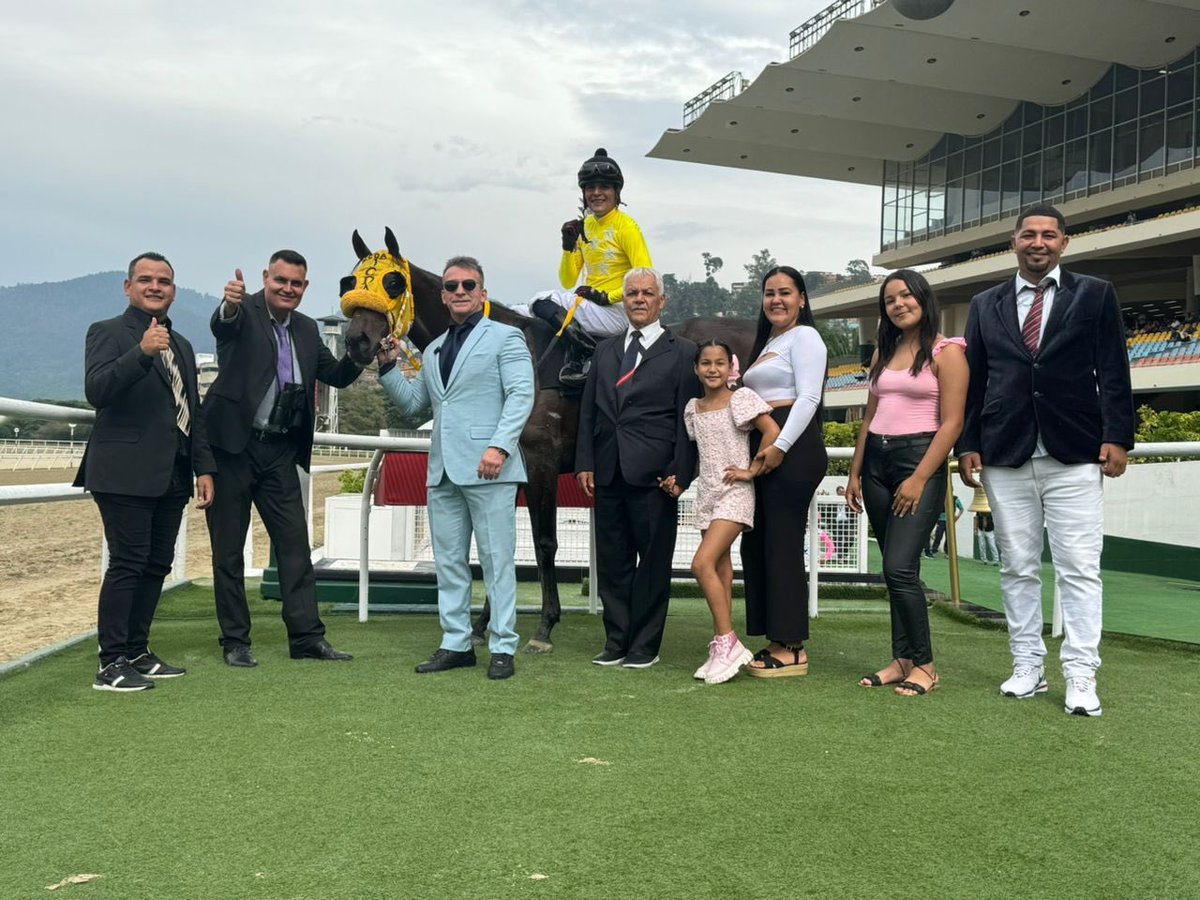 Gran trabajo del equipo de cuadra <a href="/jjccddaa/">Juan Carlos de Abreu</a> , gran conducción del campeón Johan Aranguren ; los veterinarios , los capataces , los caballerizos , los galopadores , los serenos de la cuadra , a todos ustedes , gracias por este regalo de cumpleaños ! Grande MY FIVE MATE , YAKATAAAA