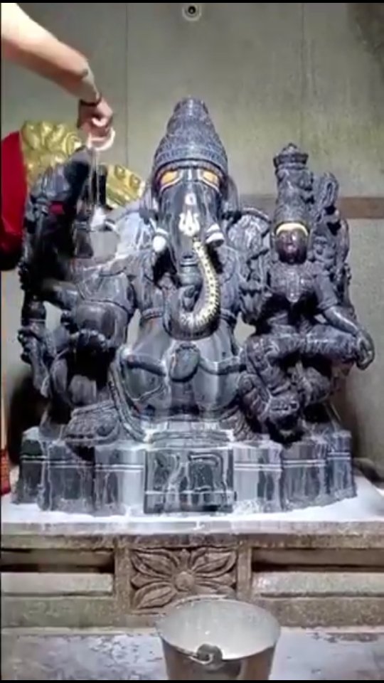 phani0653857706's tweet image. ఎలక్షన్ రిజల్ట్ తరువాత
జనసేన పార్టీ కి గుర్తింపు వచ్చి" గాజు గ్లాస్"
సింబల్ కూడా కళ్యాణ్ గారి దే అవుతుంది🤗
గం గణపత యే నమః 🙏🙏🙏
#HelloAp_welcomejsp