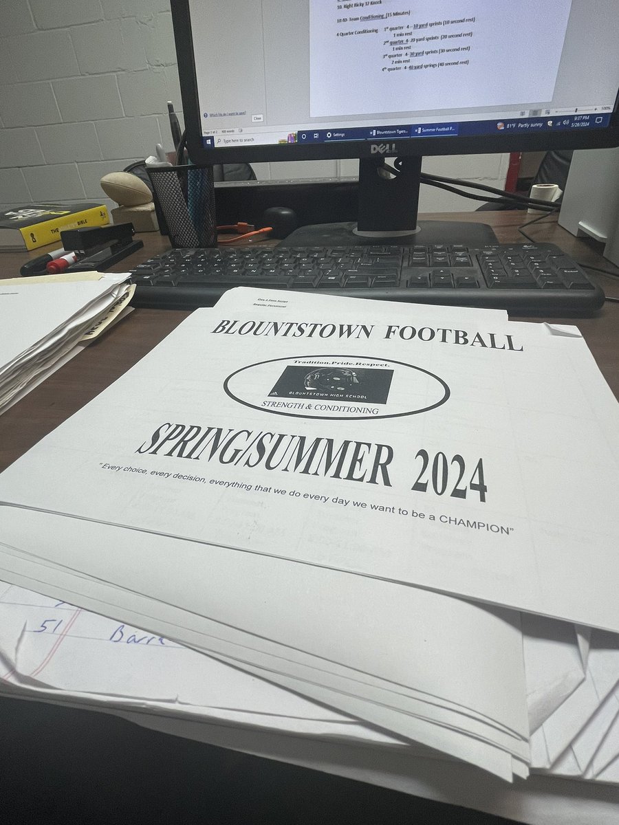 CoachWaggonerGT's tweet image. At fieldhouse tonight planning and getting ready tonight for Week 1 of our Summer Program which starts Tuesday morning… Ready to get started in this next phase of our program. #OutWorkEverybody #SummerProgram2024 #WeAreBlountstown 🐅
