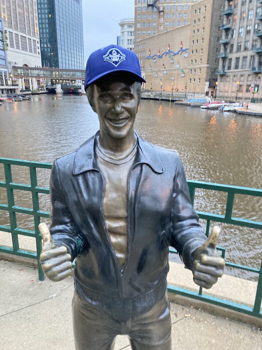 👍 Ayyyyy … 🏒💀 Admirals back in the Western Conference Finals 💙🩵 #MILhockey ⁦@LandmarkCU⁩ #TheFonz #Milwaukee #playoffs