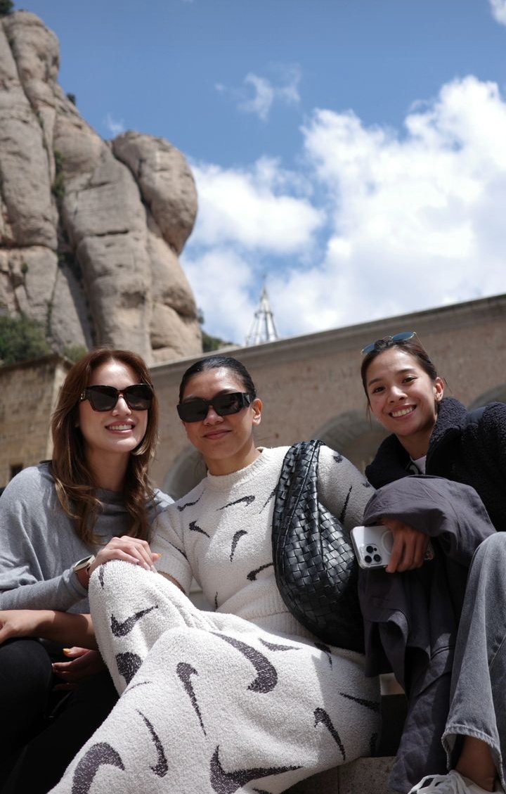 biyayahh's tweet photo. snack friends' out of the country trip so far 🫶

📍 USA
📍 Dubai
📍 Cambodia
📍 Spain https://t.co/qZOyiSTdLn