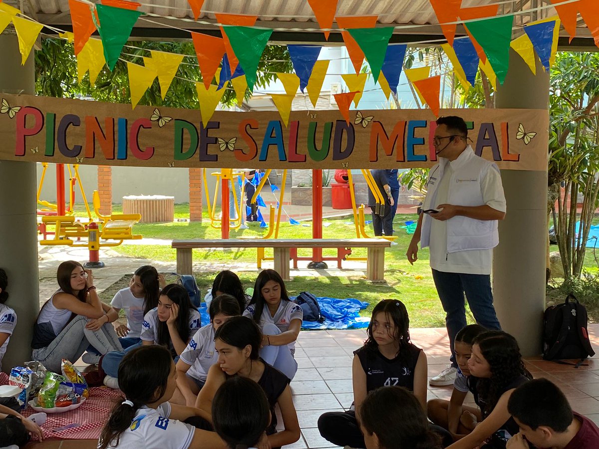 MedFabiola's tweet photo. #PracticasPsicologiaSISSU en la comunidad Legions Voley Club, Picnic de Salud Mental. @BlancoNatalia10
@ElOIRdelaRegion 
#DeporteybienestarMental
#LaVictoriaMasunadMasEquidad https://t.co/eVE5yIkHEh