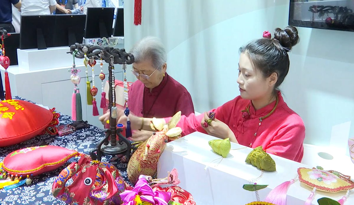 inJiangsu (@jiangsuandyou) on Twitter photo The 20th China (Shenzhen) Cultural Industries Fair kicked off in Shenzhen. 30 outstanding Jiangsu cultural enterprises showcased Jiangsu's latest achievements in integrating culture with technology. #ICIF #shenzhen #JiangsuCulture #JiangsuCulturalHub <a href="/szdaily1/">Shenzhen Daily</a> <a href="/GoJiangsu/">Jiangsu, China</a> The 20th China (Shenzhen) Cultural Industries Fair kicked off in Shenzhen. 30 outstanding Jiangsu cultural enterprises showcased Jiangsu's latest achievements in integrating culture with technology. #ICIF #shenzhen #JiangsuCulture #JiangsuCulturalHub <a href="/szdaily1/">Shenzhen Daily</a> <a href="/GoJiangsu/">Jiangsu, China</a>