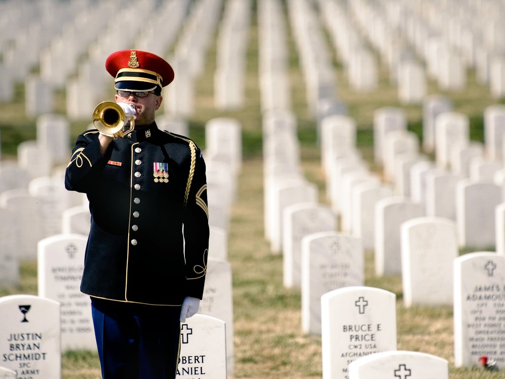 Prayer for #MemorialDay (BCP 1928): “Almighty God, our heavenly Father, in whose hands are the living and the dead; We give thee thanks for all those thy servants who have laid down their lives in the service of our country. Grant to them thy mercy and the light of thy presence,